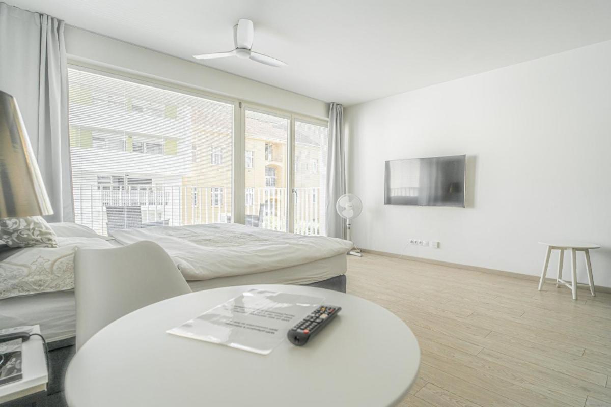 Apartment Karel With Garage Parking Praga Esterno foto