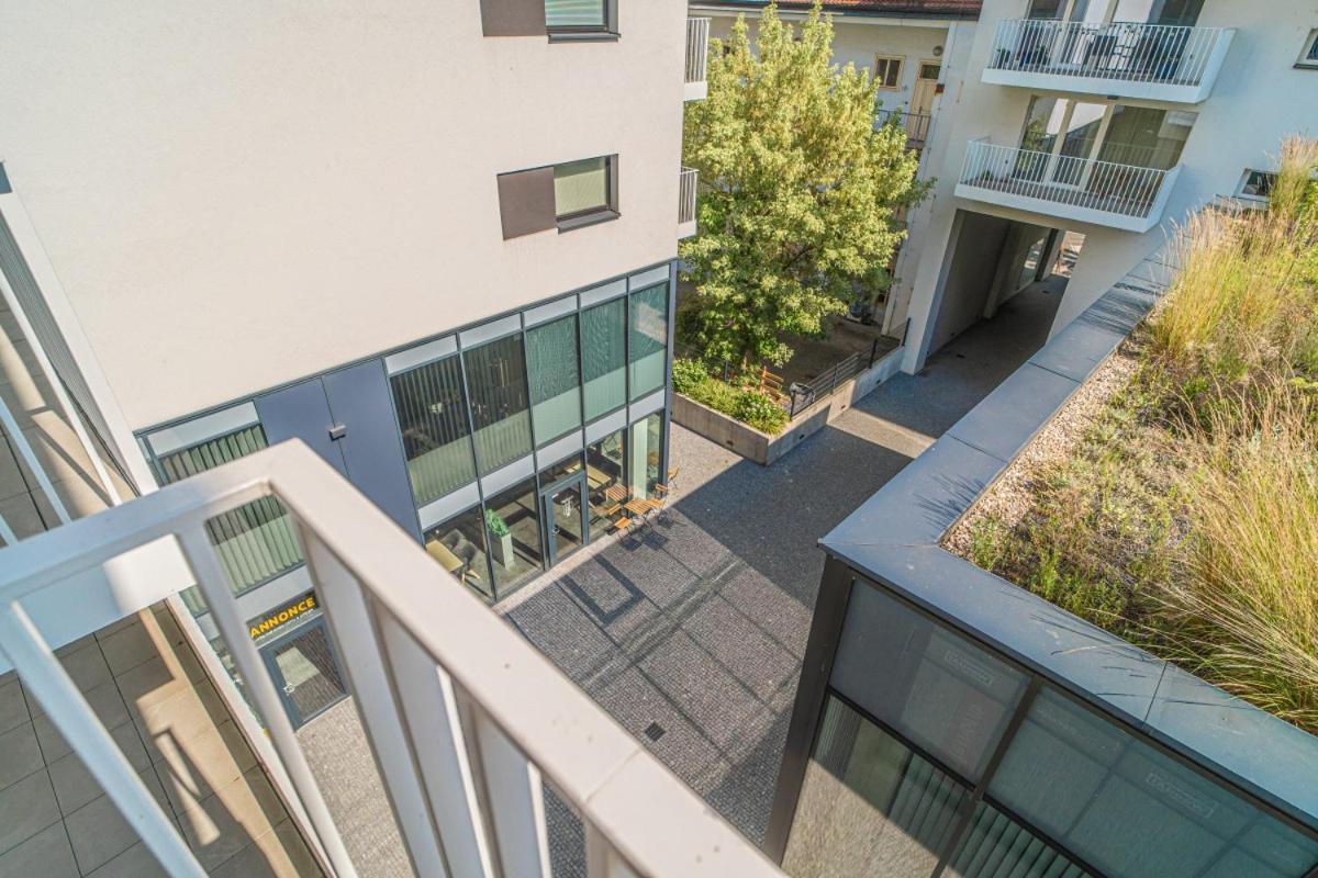 Apartment Karel With Garage Parking Praga Esterno foto